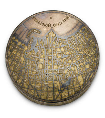 A PARCEL-GILT SILVER AND NIELLO CARTOGRAPHIC BOX - photo 2