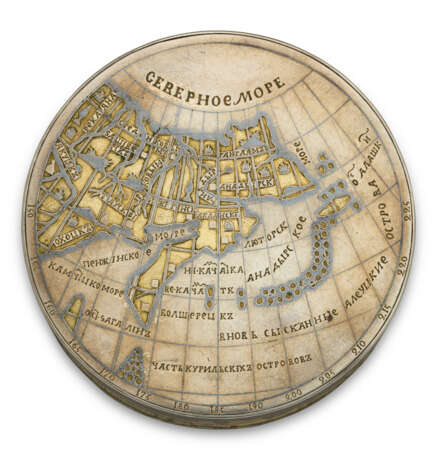 A PARCEL-GILT SILVER AND NIELLO CARTOGRAPHIC BOX - photo 3