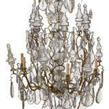 A LOUIS XV ORMOLU AND CUT-GLASS SIX LIGHT CHANDELIER - Foto 2