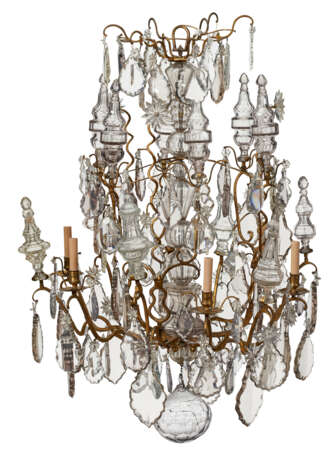 A LOUIS XV ORMOLU AND CUT-GLASS SIX LIGHT CHANDELIER - Foto 2