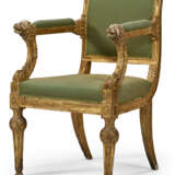 A PAIR OF ITALIAN CARVED GILTWOOD ARMCHAIRS - фото 2