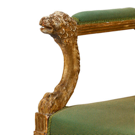 A PAIR OF ITALIAN CARVED GILTWOOD ARMCHAIRS - фото 7