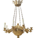 A RUSSIAN ORMOLU EIGHT-LIGHT CHANDELIER - Foto 3