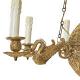 A RUSSIAN ORMOLU EIGHT-LIGHT CHANDELIER - Foto 4