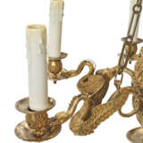 A RUSSIAN ORMOLU EIGHT-LIGHT CHANDELIER - Foto 6