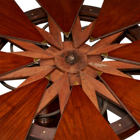 AN ENGLISH VICTORIAN MAHOGANY 'JUPE' STYLE EXTENSION DINING TABLE - photo 2