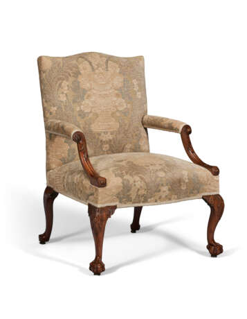 A PAIR OF GEORGE II MAHOGANY LIBRARY ARMCHAIRS - photo 7