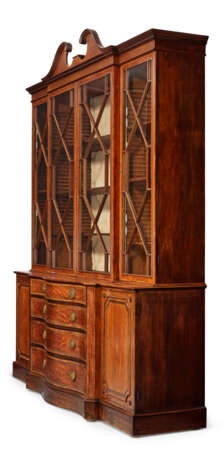 A GEORGE III SATINWOOD AND INLAID BREAKFRONT BOOKCASE - photo 4