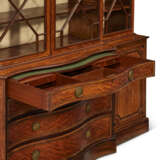 A GEORGE III SATINWOOD AND INLAID BREAKFRONT BOOKCASE - photo 6