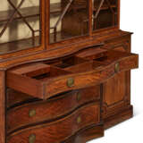 A GEORGE III SATINWOOD AND INLAID BREAKFRONT BOOKCASE - photo 7