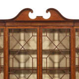 A GEORGE III SATINWOOD AND INLAID BREAKFRONT BOOKCASE - photo 9