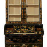 A QUEEN ANNE BLACK AND GILT-JAPANNED BUREAU CABINET - фото 3