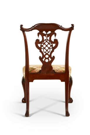 A SET OF GEORGE II MAHOGANY DINING CHAIRS - photo 6