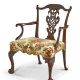 A SET OF GEORGE II MAHOGANY DINING CHAIRS - photo 9