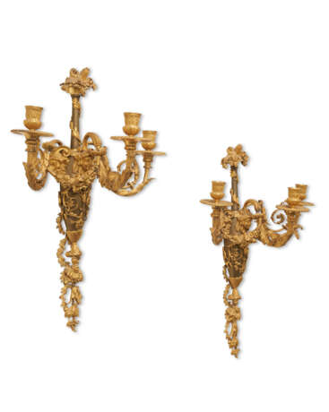 A PAIR OF RESTAURATION ORMOLU AND PATINATED-BRONZE THREE-BRANCH WALL-LIGHTS - photo 2