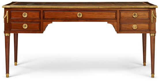 A LOUIS XVI ORMOLU-MOUNTED MAHOGANY BUREAU PLAT - photo 5