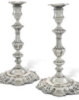 A PAIR OF WILLIAM IV SILVER CANDLESTICKS