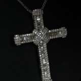 Collier en or avec pendentif-croix avec diamants Or Other style 21th century - photo 3