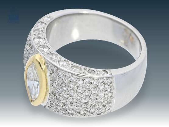 Ring: attraktiver, massiver und schwerer Goldschmiedering mit Diamantbesatz, Handarbeit - Foto 2