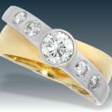 Ring: massiver, außergewöhnlicher Goldschmiedering im Overcross-Design, hochwertiger Diamantbesatz - фото 1