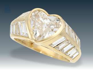 Ring: exquisiter Diamantring, ca. 3,25ct, Mittelstein ca. 1,75ct