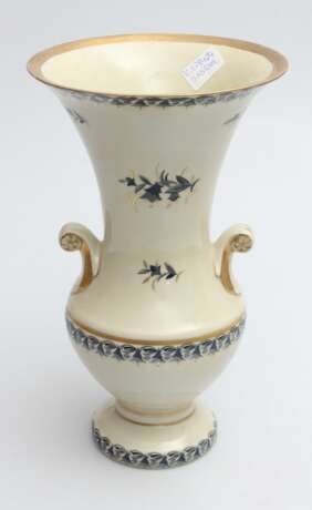 Porcelain vase Bells Porcelain Early 20th century - photo 2