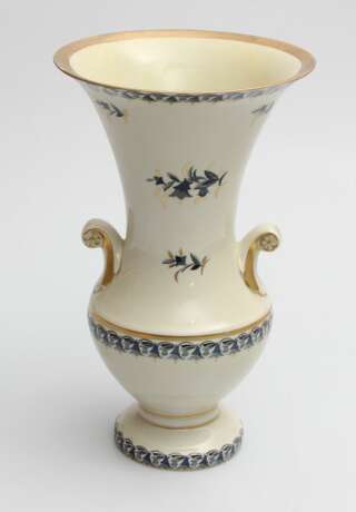 Porcelain vase Bells Porcelain Early 20th century - photo 3