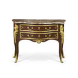 COMMODE D'ÉPOQUE RÉGENCE - photo 1