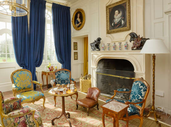 PAIRE DE FAUTEUILS À LA REINE D'ÉPOQUE LOUIS XV - photo 4