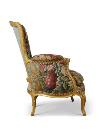 BERGÈRE D'ÉPOQUE LOUIS XV - photo 2