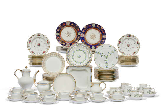 LOT COMPOSITE DE PORCELAINE DE PARIS, LIMOGES, MINTON, BERLIN DE LA FIN DU XVIIIE SIÈCLE ET XIXE SIÈCLE - Foto 1