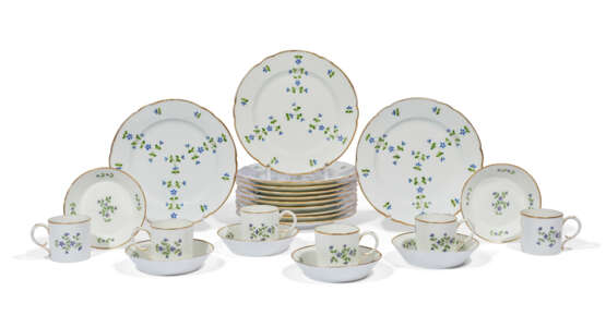 LOT COMPOSITE DE PORCELAINE DE PARIS, LIMOGES, MINTON, BERLIN DE LA FIN DU XVIIIE SIÈCLE ET XIXE SIÈCLE - Foto 4