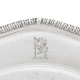 SIX ASSIETTES DE TABLE EN ARGENT D'ÉPOQUE VICTORIENNE - Foto 2