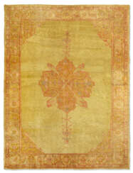 LARGE TAPIS USHAK