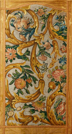 SUITE DE CINQ PANNEAUX DE BRODERIE D'ÉPOQUE BAROQUE MONTÉS EN PARAVENT - photo 4