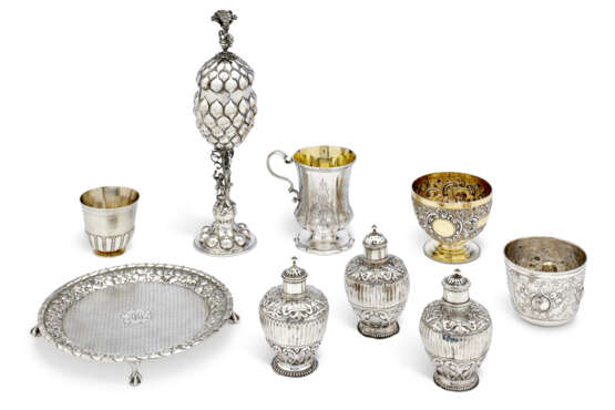 ENSEMBLE DE COUPE, GOBELETS, SAUPOUDROIRS ET PLAT EN ARGENT ALLEMAND ET HOLLANDAIS - photo 1