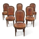 SUITE DE SIX CHAISES D'ÉPOQUE LOUIS XVI - photo 1