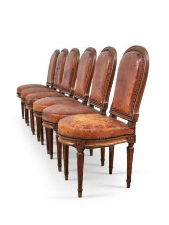 SUITE DE SIX CHAISES D'ÉPOQUE LOUIS XVI - photo 2