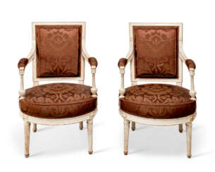 PAIRE DE FAUTEUILS D'ÉPOQUE LOUIS XVI