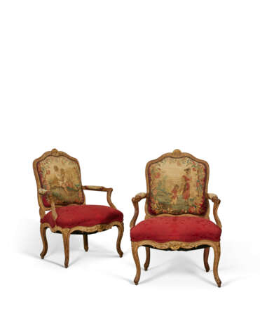 PAIRE DE FAUTEUILS À LA REINE D'ÉPOQUE LOUIS XV - Foto 2