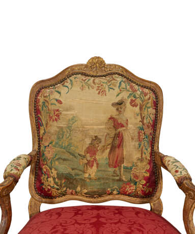 PAIRE DE FAUTEUILS À LA REINE D'ÉPOQUE LOUIS XV - Foto 6