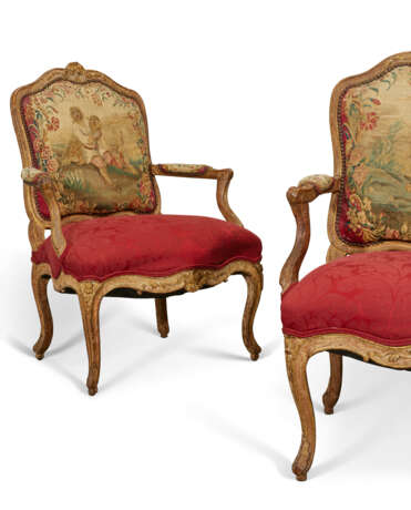 PAIRE DE FAUTEUILS À LA REINE D'ÉPOQUE LOUIS XV - Foto 7