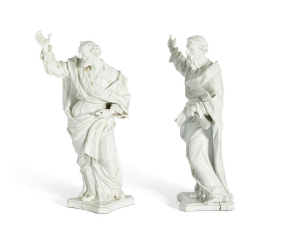 DEUX FIGURES D’APÔTRES EN PORCELAINE ÉMAILLÉE BLANCHE DANS LE STYLE DE MEISSEN, PROBABLEMENT DU XIXE SIECLE - photo 4