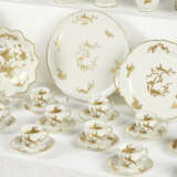 PARTIE DE SERVICE DE TABLE EN PORCELAINE DE LIMOGES (BERNARDAUD & CO) - photo 2