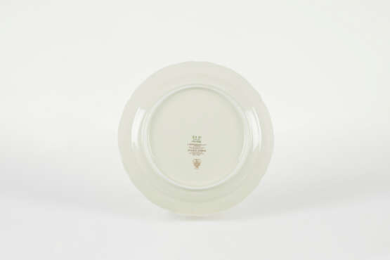 PARTIE DE SERVICE DE TABLE EN PORCELAINE DE LIMOGES (BERNARDAUD & CO) - photo 5