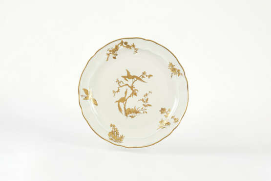 PARTIE DE SERVICE DE TABLE EN PORCELAINE DE LIMOGES (BERNARDAUD & CO) - photo 6