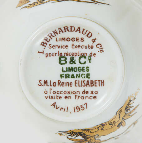 PARTIE DE SERVICE DE TABLE EN PORCELAINE DE LIMOGES (BERNARDAUD & CO) - photo 13