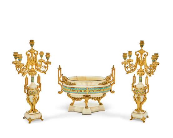 GARNITURE DE CHEMINÉE D'ÉPOQUE NAPOLÉON III - photo 3