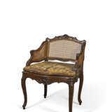 FAUTEUIL CANNÉ D'ÉPOQUE RÉGENCE - photo 1