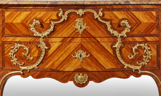 COMMODE D'ÉPOQUE LOUIS XV - photo 4